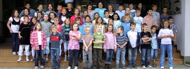 Die Mdchen und Jungen der Daur-Schule... &#8222;ihr&#8220; Sommerfest selbst.   | Foto: Sutter