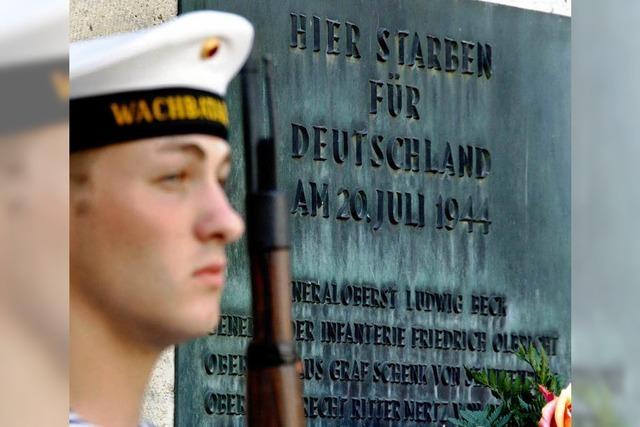 Rekruten geloben vor dem Reichstag