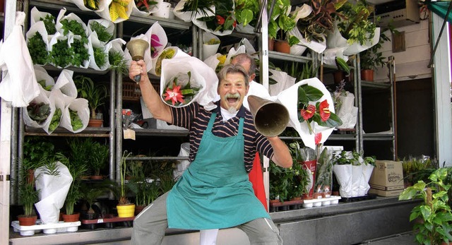 Lautstark, temperamentvoll und nicht i...urger Fischmarkt, wie hier Blumen-Udo.  | Foto: BZ