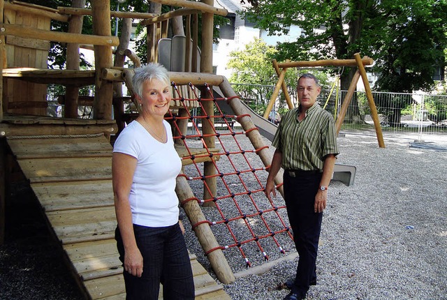 Damit der Spielbereich des neu gestalt...grobkrnigen Bodenbelag entschieden.    | Foto: Stadt OFfenburg