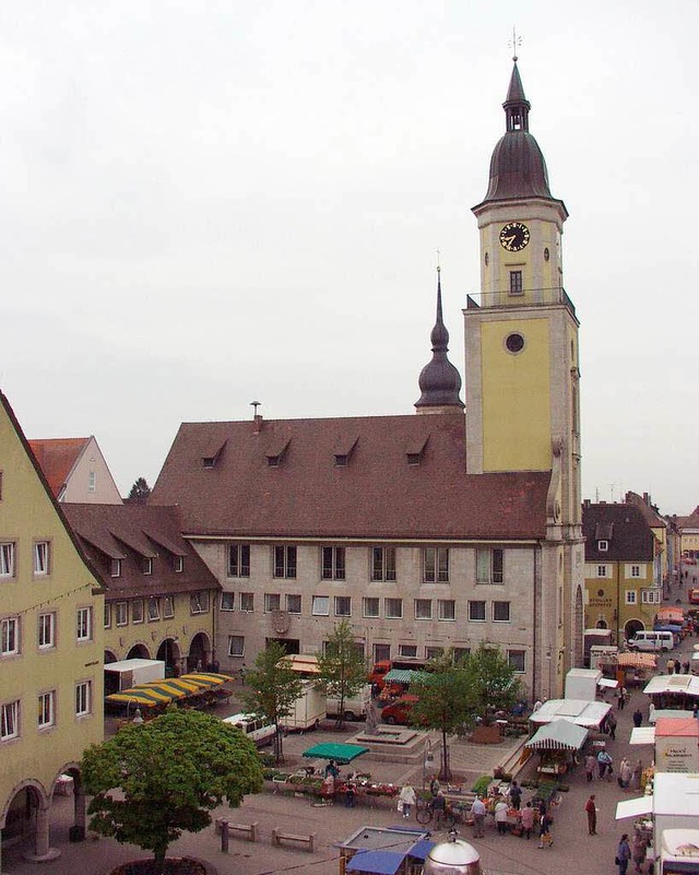 Das Rathaus in Crailsheim und die dort...tung kommt nicht aus den Schlagzeilen.  | Foto: Stadt Crailsheim