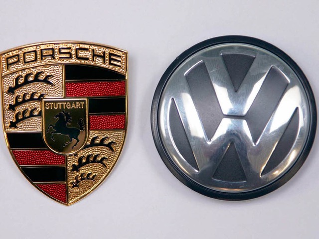 Porsche und VW &#8211; Akteure in gr...irtschaftskrimi der vergangenen Jahre.  | Foto: dpa