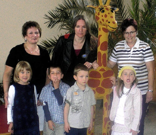 Mit  einem Gottesdienst  unter  dem  M...affe  fand    Platz  in der  Kirche.    | Foto: Privat