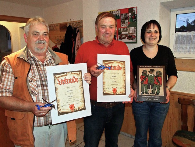 Roland Kromer, Karl Jger wurden fr 4...ger wurde Ehrenmitglied (von links).   | Foto: Mann