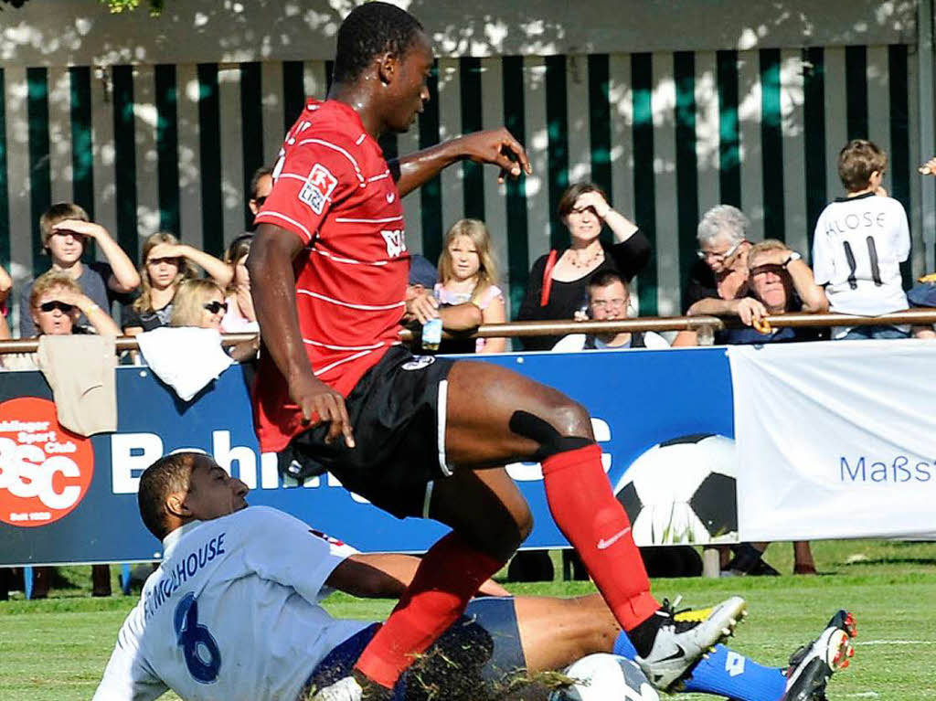 Spielszenen: SC Freiburg gegen den FC Mulhouse