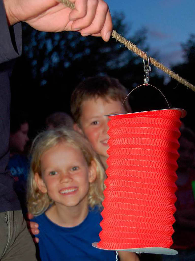 Es funkelte und blitzte berall im Bad Krozinger Kurpark. 10 000 Lichter und ebensoviele Besucher lieen das Lichterfest zum groen Event werden.