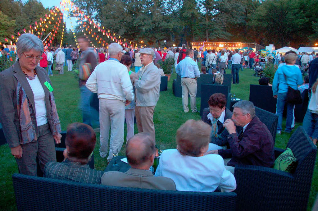 Es funkelte und blitzte berall im Bad Krozinger Kurpark. 10 000 Lichter und ebensoviele Besucher lieen das Lichterfest zum groen Event werden.