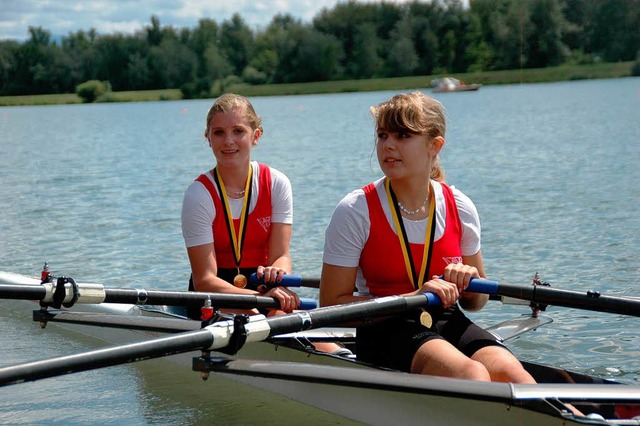 Brit Hensle und Alicia Quirin  wurden ...&#8220;  mit der Goldmedaille belohnt.  | Foto: Hans-Jochen Voigt