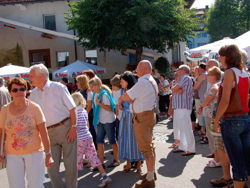 Bei strahlendem Sonnenschein lie sich das Programm des Schlossfestes bestens genieen.