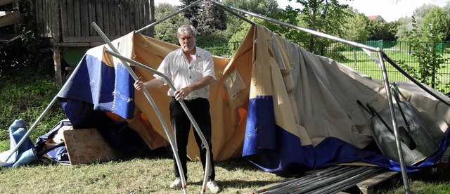 Zum Heulen: Die Zelte der Georgs-Pfadf...aberer  hofft auf grozgige Spender.   | Foto: Udri