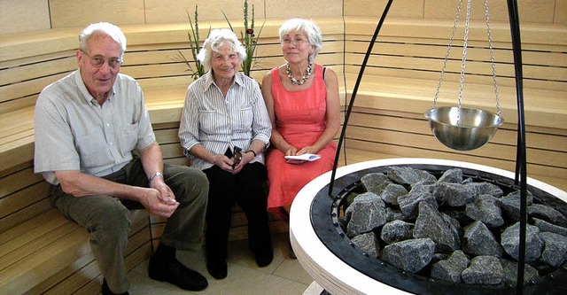 Besucher in der neuen japanischen Sauna    | Foto: Heike Armbruster