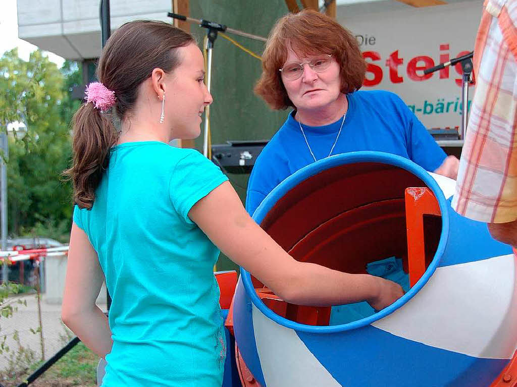 Die glcklichen Gewinner wurden von Glcksfee Laura gezogen.