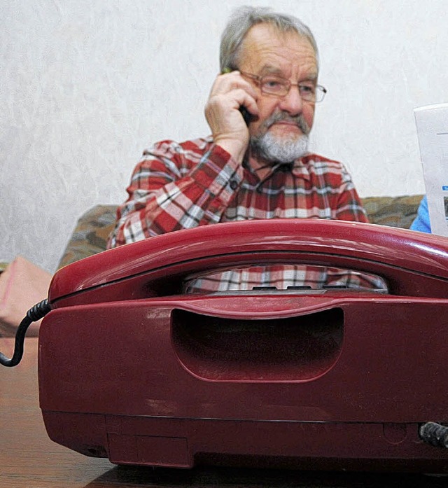 Wohl dem, der in Schwand ein Handy hat. Das Telefon fllt immer fter aus.   | Foto: Archivfoto: dpa