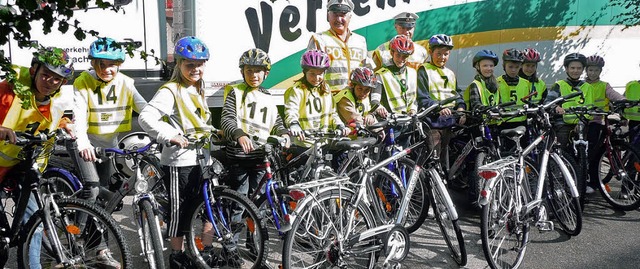 Der erste Einsatz der neuen Polizeird...(Klasse 4a mit Lehrer  Stolzenburg).    | Foto: Polizei