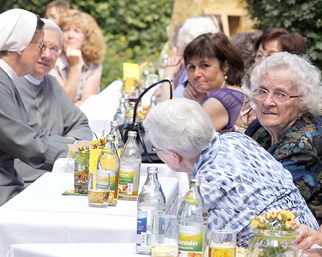 Gesprch  zwischen den Generationen   | Foto: Fssel