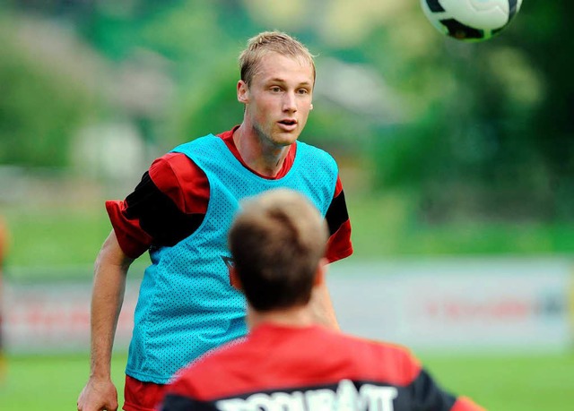 &#8222;Hier kann ich meinen Fuball gu...20; Freiburgs Neuzugang Felix Bastians  | Foto: schn