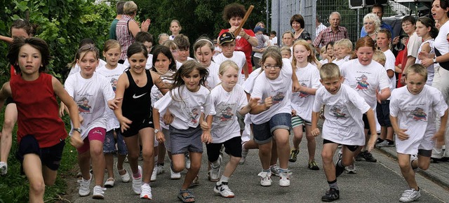 Der Hhepunkt  des Eschbacher Schulfestes war  der Unicef-Spendenlauf.   | Foto: Privat