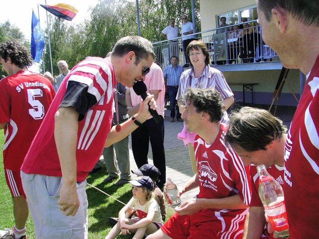 <Bildtext>Auf zahlreiche Fuballpromin...platz in Unadingen freuen.</Bildtext>   | Foto: Christa Maier