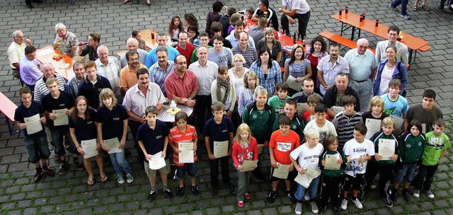 Die geehrten Sportler und Musiker der Doppelgemeinde Kappel-Grafenhausen.   | Foto: Sandra Decoux-Kone