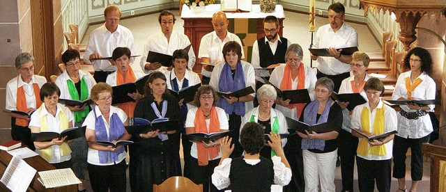 Der Singkreis der evangelischen Kirchengemeinde bei seinem Auftritt.   | Foto: Sandra Decoux-Kone