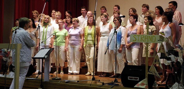 Der Chor inTakt erntete in Huttingen viel Applaus.   | Foto: Schopferer