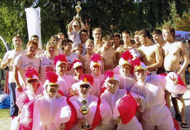 Sehen aus, wie sie heien: Chicken Explosion, das Gewinner-Team der Damen.   | Foto: Bernhard Birlin