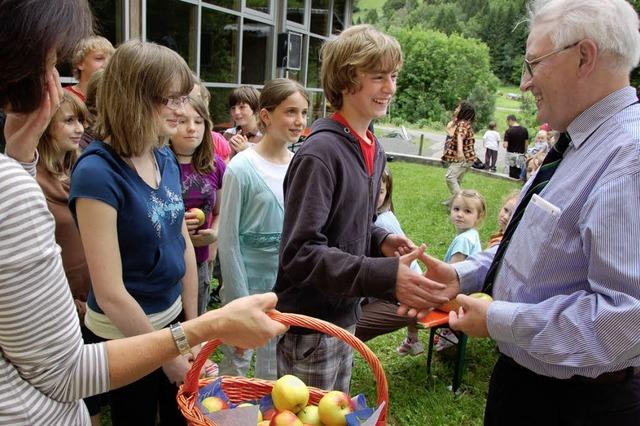 Der Dorfschulmeister geht