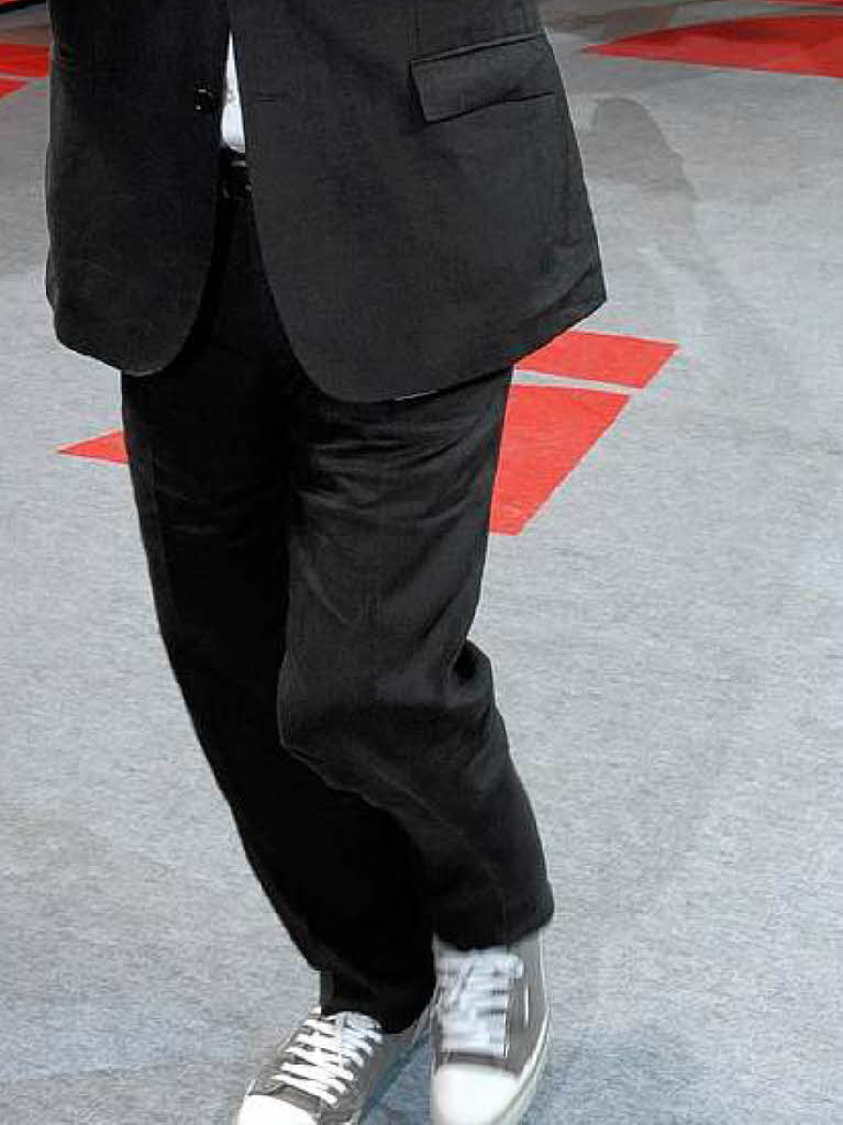 Geht den Trend fr reife Mnner mit: Berlinalechef Dieter Kosslick in Leinen-Turnschuhen (zu sehen im Vollbildmodus).