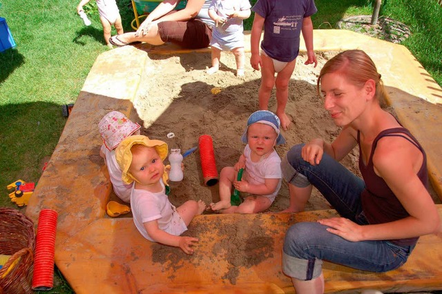 Sie haben eine Platz in der neuen  Kin...ube in der Birkenhofscheune bekommen.   | Foto: karlheinz scherfling