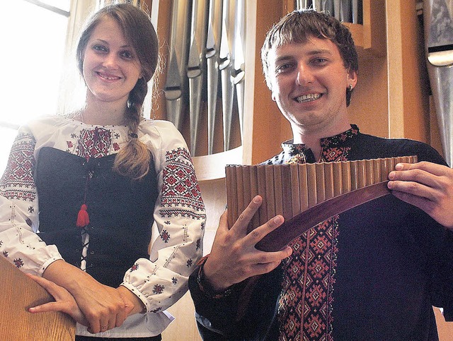 Nadiya Yuriychuk (Orgel) und Maksim Be...ischen Stadtkirche ukrainische Musik.   | Foto: Frank Berno Timm