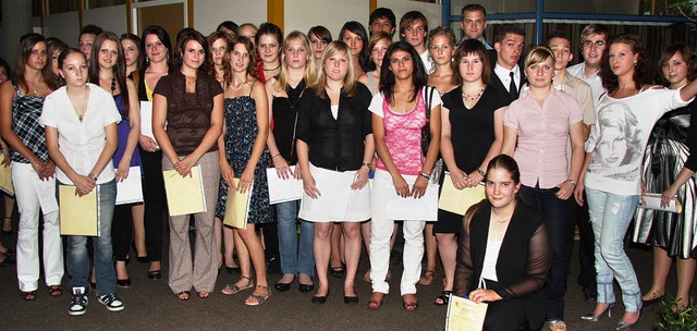 Zahlreiche Absolventen konnten sich ber einen Preis freuen.   | Foto: Schule0