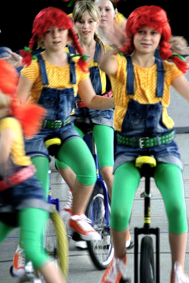 Pipi Langstrumpf auf dem Einrad? Der Circus Paletti macht auch das  mglich.  | Foto: Erika Sieberts