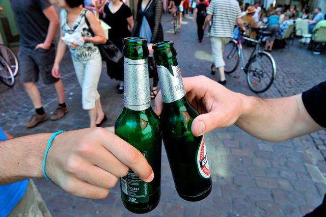 Der VGH kippte am Dienstag das Freiburger Alkoholverbot.  | Foto: dpa