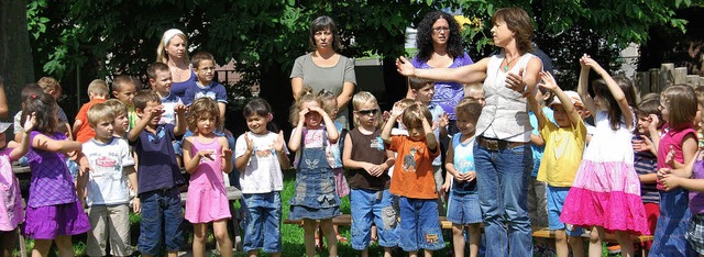 Der Kindergarten St. Michael erhielt f...rbunds sangen die Kinder drei Lieder.   | Foto: Danielle Hirschberger