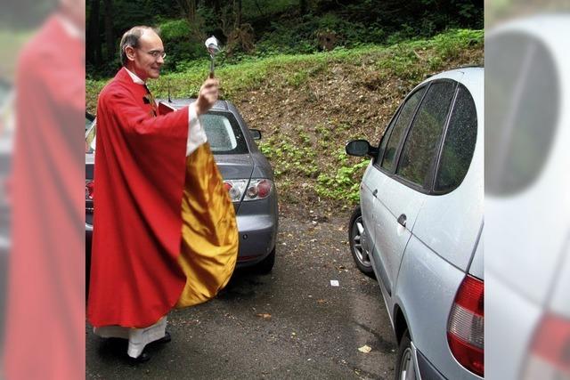 Der Segen fr die Autos soll die Fahrer schtzen