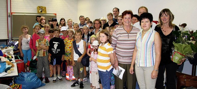 Die Sammelaktion am Lise-Meitner-Gymna...nden wurden beim Schulfest bergeben.   | Foto: Martina Weber-Kroker