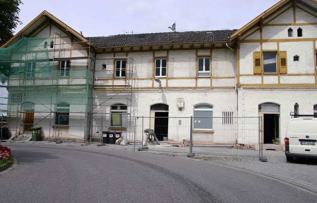 <Bildtext>Noch laufen beim Bahnhofsgeb...endler ein Caf vorfinden.</Bildtext>   | Foto: Sabine  Model