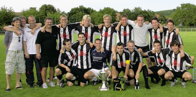 <Bildtext>Sieger des Fuballpokalturni...annschaft des SV Munzingen.</Bildtext>  | Foto: meike zorn