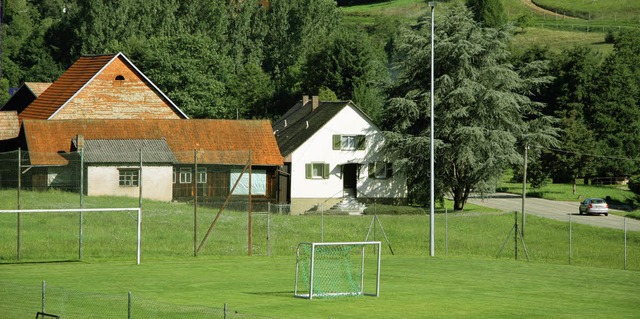 Das Kiefel-Anwesen am Ortseingang in E... der Erweiterung von Gewerbeflchen.    | Foto: Sandra Decoux-KOne