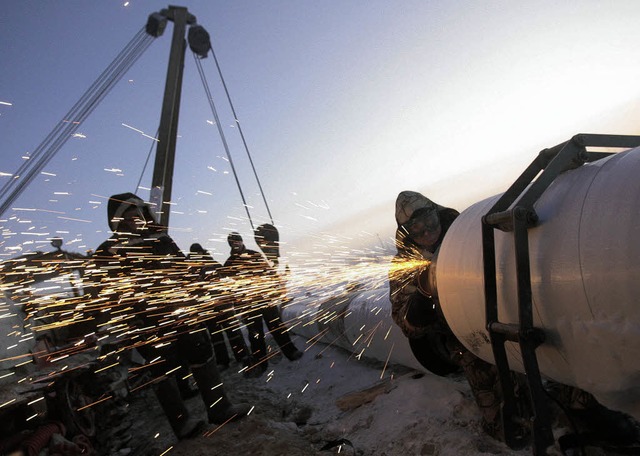 Erdgas in rauen Mengen soll es im Pola...n. Hier eine Pipeline in Nordrussland.  | Foto: AFP/Nasa