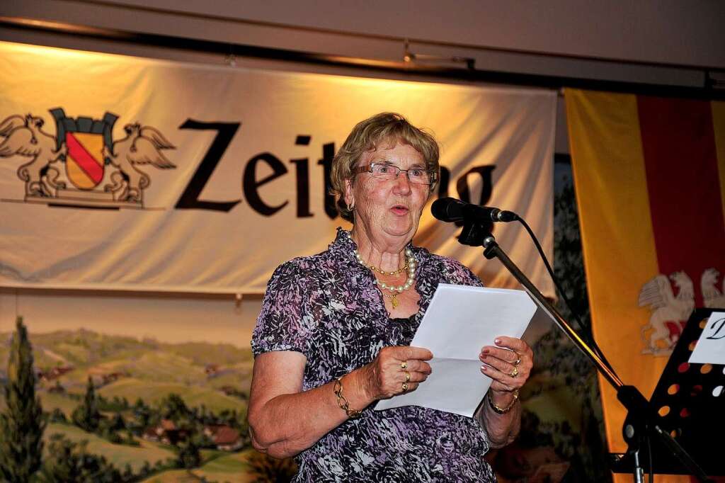 Anneliese Binz aus Forchheim  trug  launige Gedichte ber die alten Zeit und den Kartoffelanbau in  Forchheim.