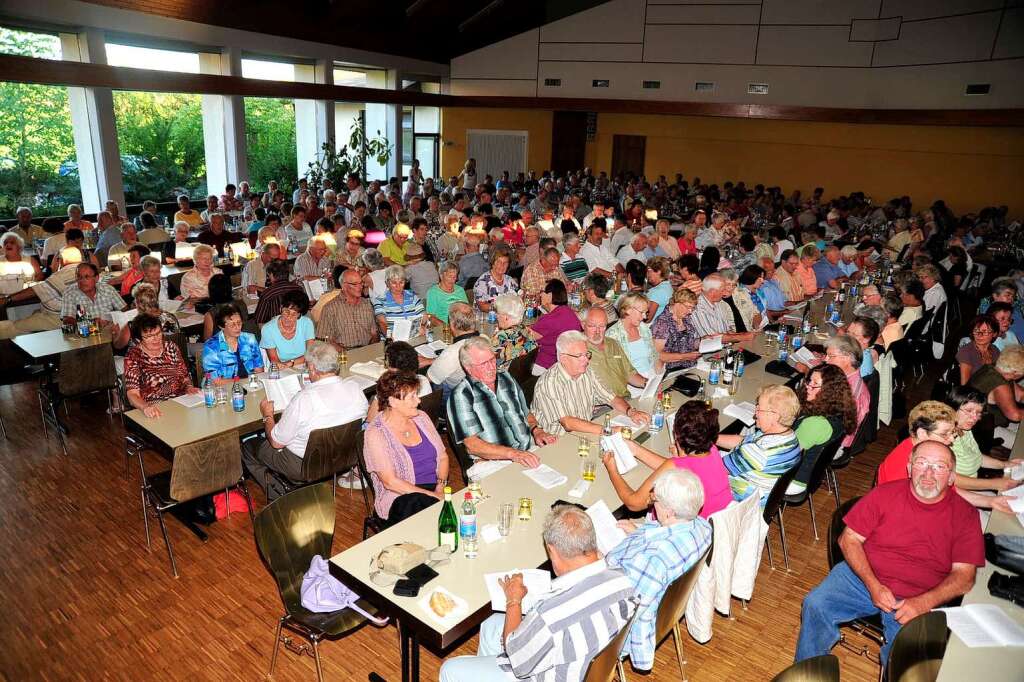 Rund 500  Besucher  erlebten im Kurhaussaal von Freiamt  fast fnf  turbulente musikalische Stunden mit viel Abwechslung.