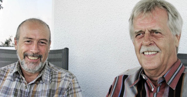 Blicken auf 20 Jahre im Grwihler Geme...rl-Heinz May (links) und Klaus Boenke.  | Foto: Rolf Albiez