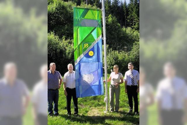 Auch Bernau zeigt jetzt Flagge