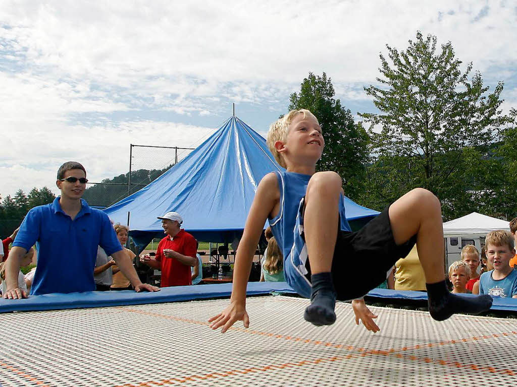 Impressionen von Auftritt und Workshop des Circus Paletti in Seelbach. Impressionen von Auftritt und Workshop des Circus Paletti in Seelbach.