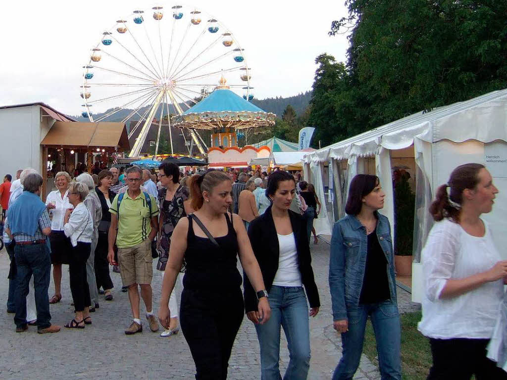 Das Markgrfler Weinfest in Staufen bringt festfreudige Menschen und guten Wein zusammen.