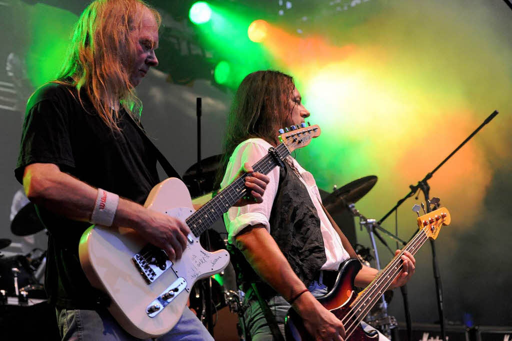 Eine tolle Atmosphäre herrschte am Freitag und Samstag bei den 5. Cover Nights auf dem Markgräfler Platz in Müllheim. Eine tolle Atmosphäre herrschte am Freitag und Samstag bei den 5. Cover Nights auf dem Markgräfler Platz in Müllheim.
