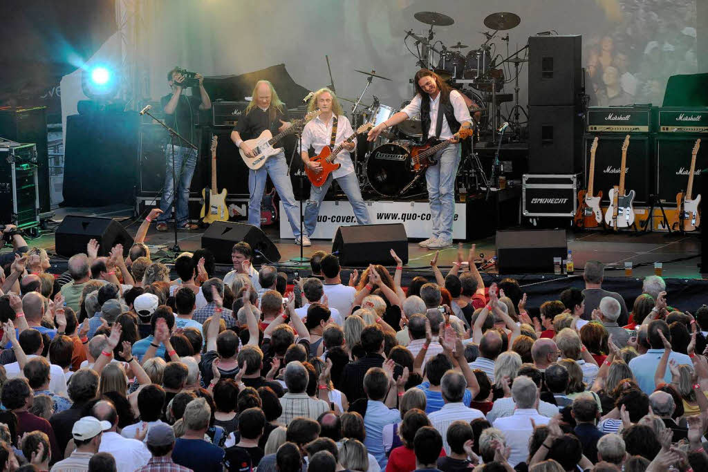 Eine tolle Atmosphäre herrschte am Freitag und Samstag bei den 5. Cover Nights auf dem Markgräfler Platz in Müllheim. Eine tolle Atmosphäre herrschte am Freitag und Samstag bei den 5. Cover Nights auf dem Markgräfler Platz in Müllheim.