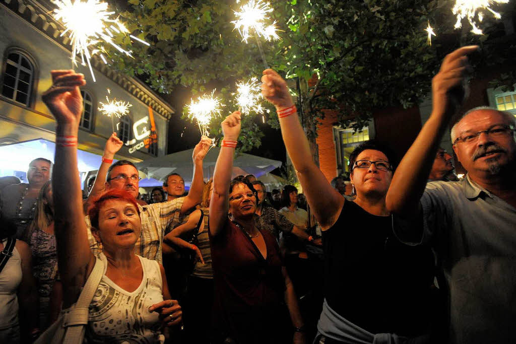 Eine tolle Atmosphäre herrschte am Freitag und Samstag bei den 5. Cover Nights auf dem Markgräfler Platz in Müllheim. Eine tolle Atmosphäre herrschte am Freitag und Samstag bei den 5. Cover Nights auf dem Markgräfler Platz in Müllheim.