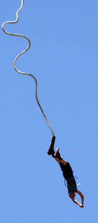 Bizarre Form: Bungee-Jumping  | Foto: Roswitha Klaiber